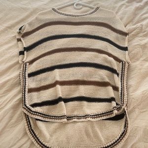 Short sleeve knit top